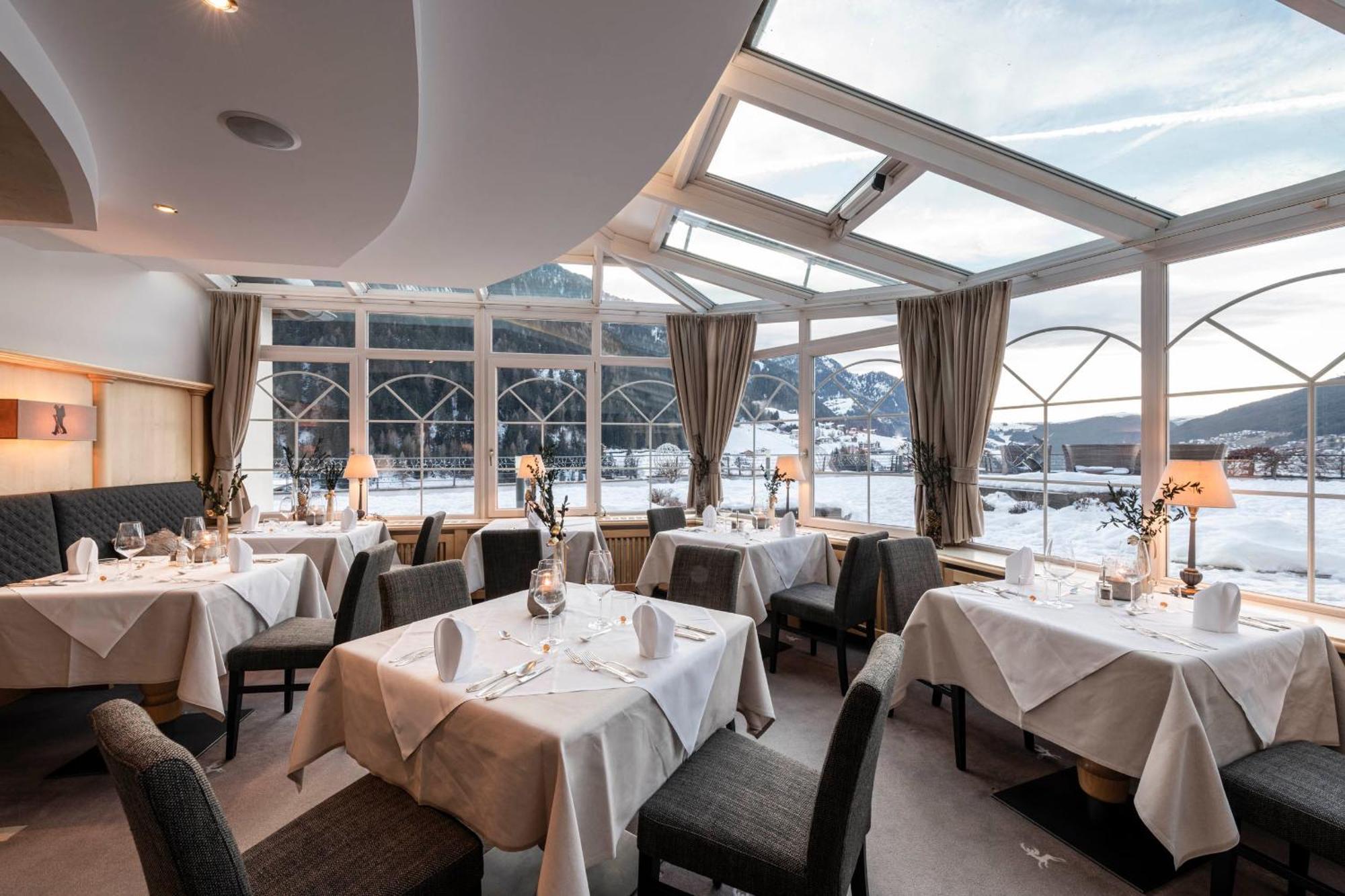 Alpenheim Charming & Spa Hotel Ortisei Exterior foto